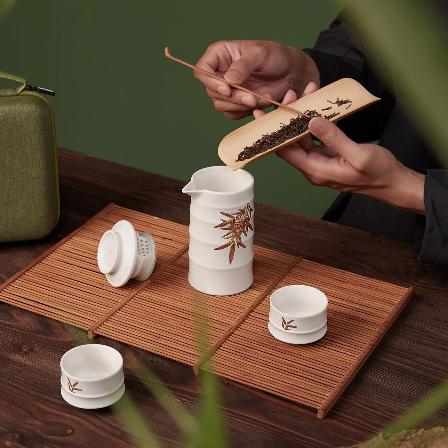 Bamboo Kung Fu Tea Set ( 1 Pot with 2 Cups )